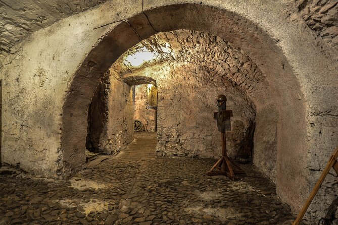 Prague Ghosts, Legends, Medieval Underground and Dungeon Tour - The guides make or break the evening