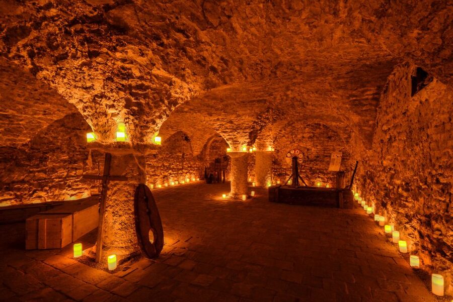 Prague: Ghosts, Legends, Medieval Underground & Dungeon Tour - Josefov and the former Jewish Ghetto