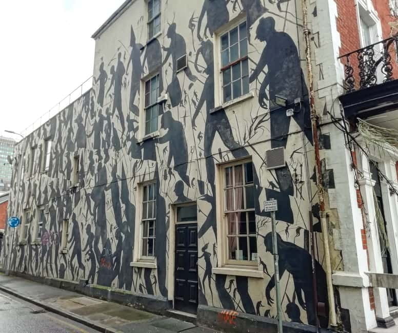Private Cardiff Dark History Walking Tour - Cardiff Castle and its ghost stories