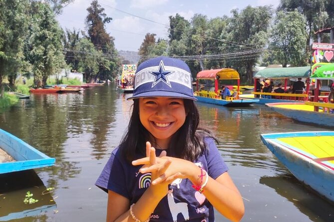 Private tour to the spooky Island of the Dolls in Xochimilco - Snacks, drinks, and music on the water