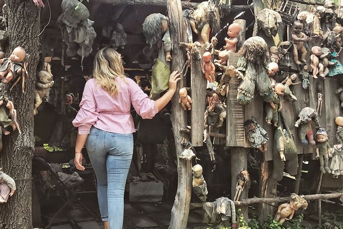 Private tour to the spooky Island of the Dolls in Xochimilco - Cruising Xochimilco by traditional trajinera