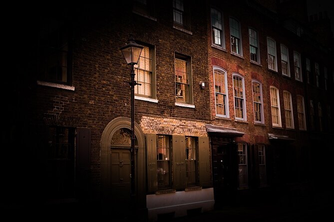 Private Walking Tour: Jack The Ripper and East End - Fournier Street and the Ten Bells