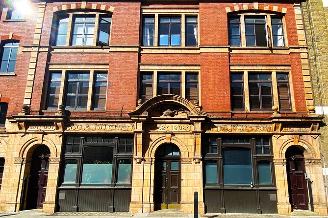RIPPERTRAIL: Hunt for Jack the Ripper (Self-Guided History Walk) - Twelve suspects and one final decision