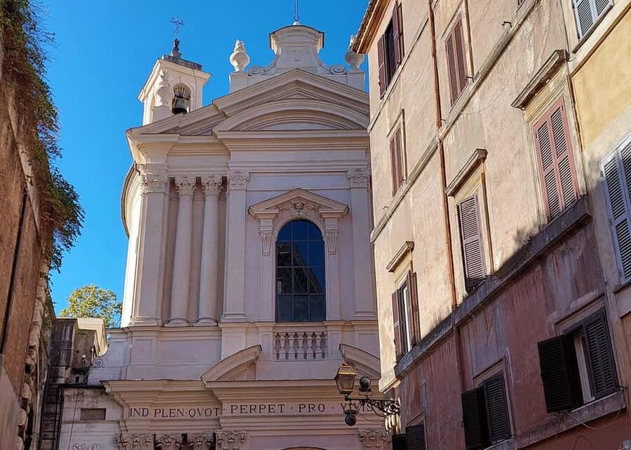 Rome After Dark: Ghosts & Medieval Backstreets Tour - The executioner’s childhood home