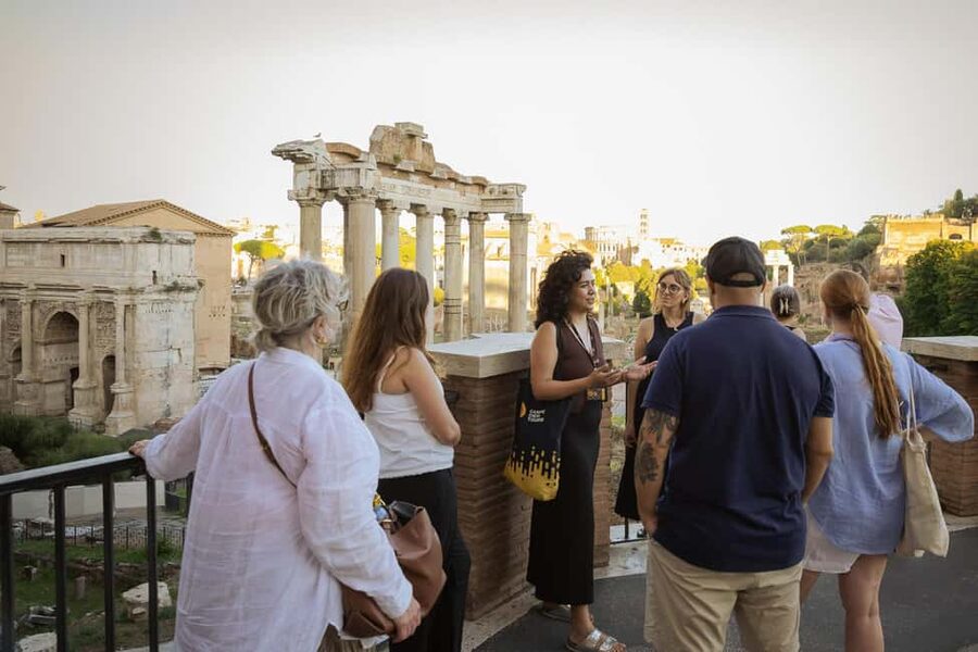 Rome: Colosseum and Ancient Dark History Walking Tour - Why an evening walk works so well in Ancient Rome
