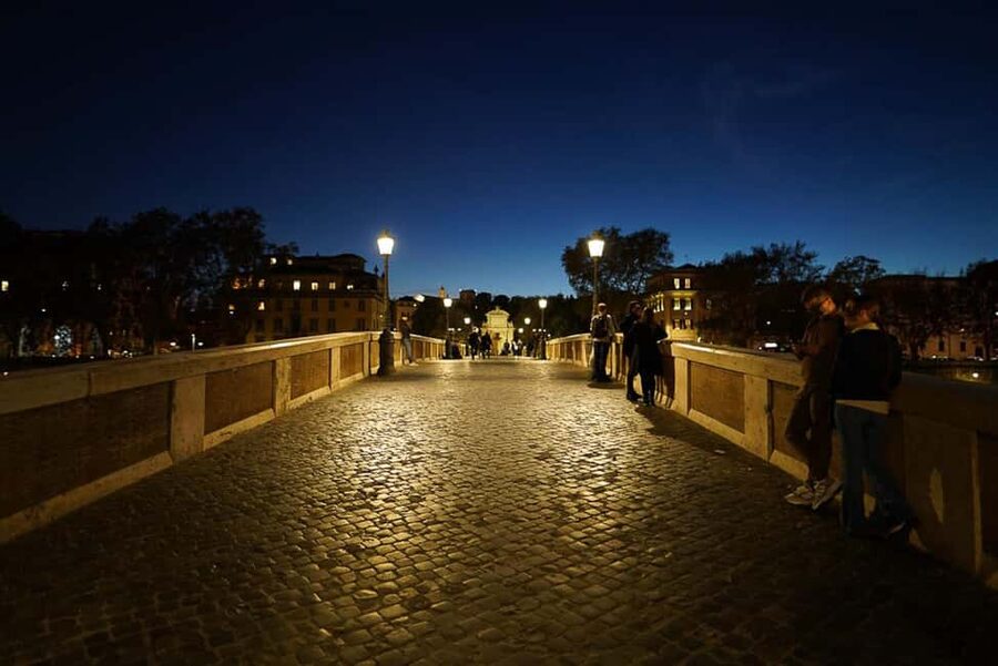 Rome's Dark Side: Ghosts, Scandals and Crypts - small group - Campo de’ Fiori and public executions