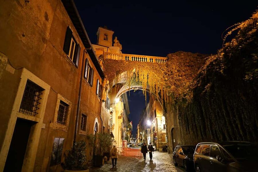 Rome's Dark Side: Ghosts, Scandals and Crypts - small group - Piazza Navona and the final stories