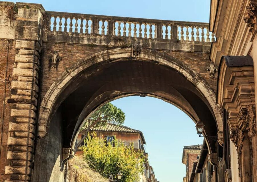 Rome Secrets: Dark History & Tasty Bites Tour - Guides, group size, and the value of the experience
