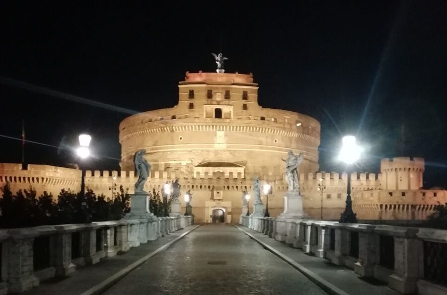 Rome: Small Group Rome's Dark Side - Ghosts & Legends Tour - Ponte Sisto and the short bar break
