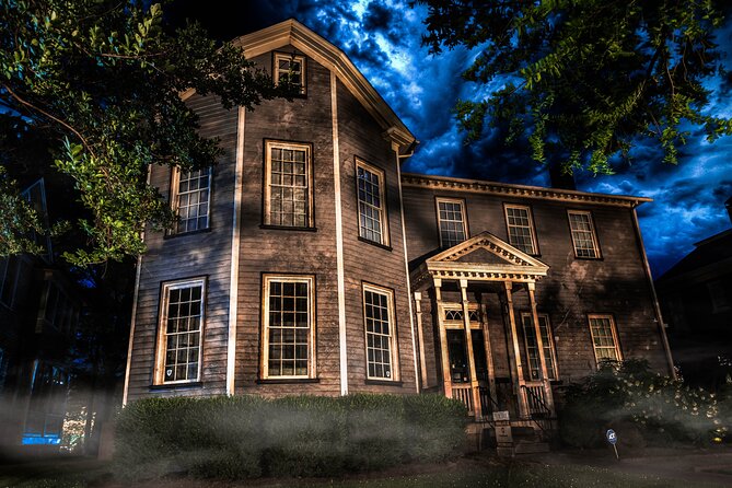 Rust, Rebels & Ruins: Raleigh Ghost Tours - Heck-Andrews House and the feeling of being watched