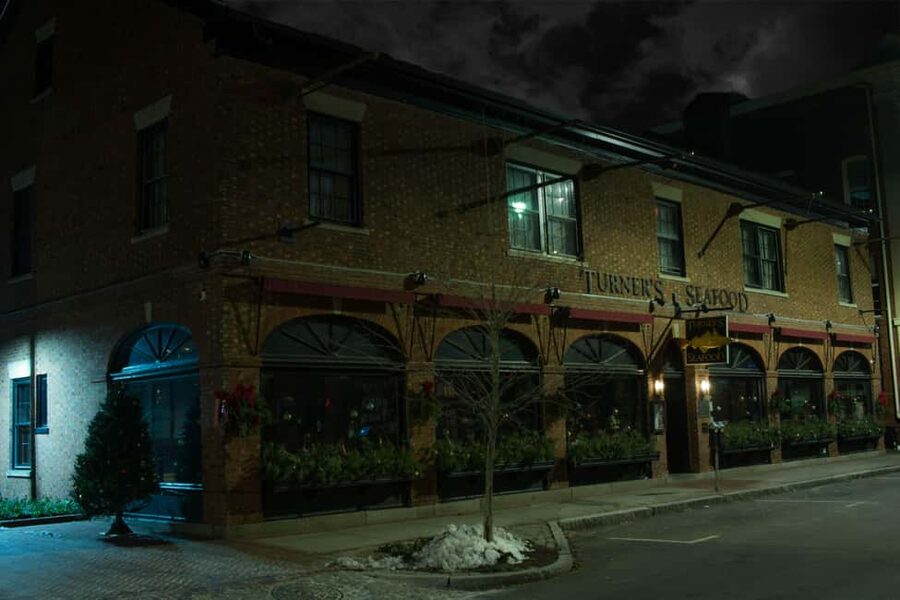 Salem: Boos and Brews Haunted Pub Crawl - The haunted stops between the pubs