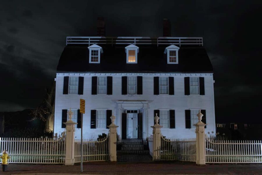 Salem: Boos and Brews Haunted Pub Crawl - What to expect at the pub stops