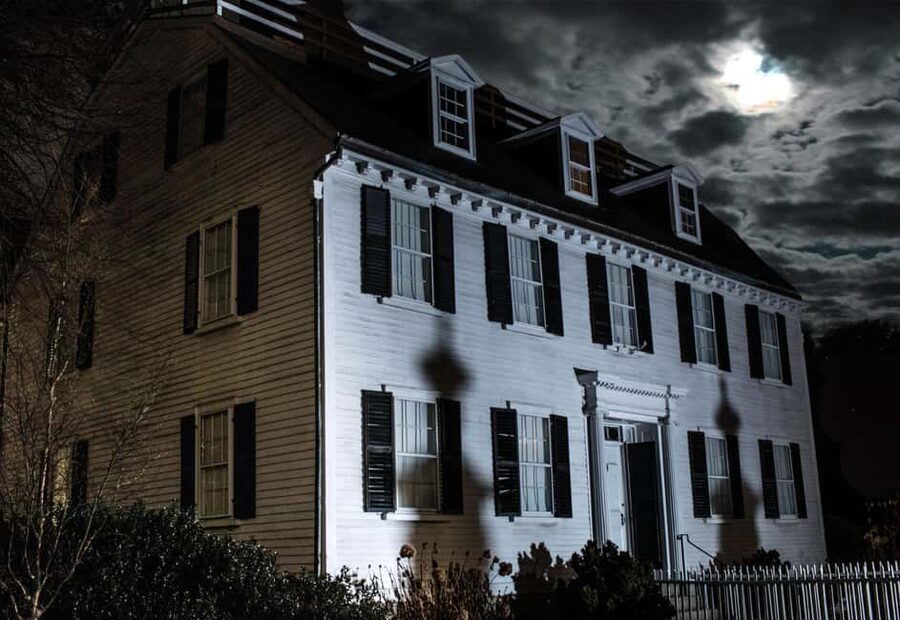 Salem: Boos and Brews Haunted Pub Crawl - Practical ways to enjoy the evening