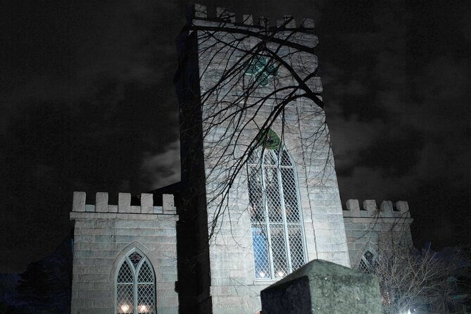 Salem Booze and Brews Haunted Pub Crawl by US Ghost Adventures - Village Tavern and the final round