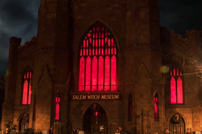 Salem Ghost Tour: Witches & Wicked Whispers - The Salem Athenaeum and the memory of the Great Fire