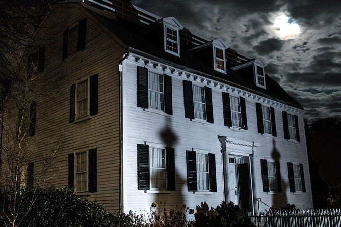 Salem Ghost Tour: Witches & Wicked Whispers - The Salem Inn and the comfort of an old haunting
