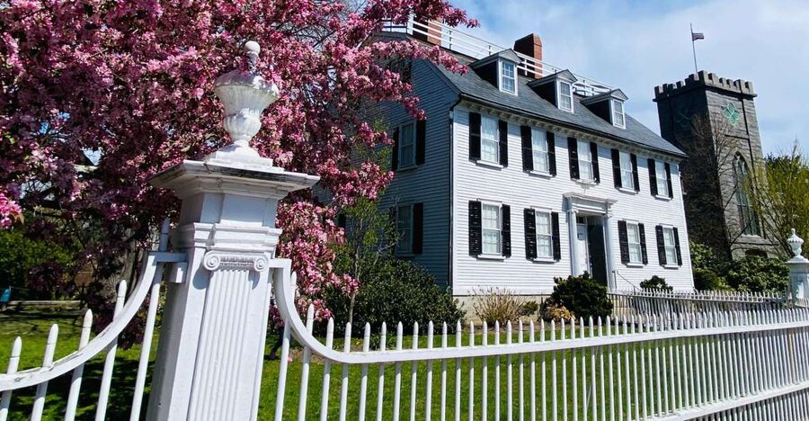 Salem, MA: History and Hauntings Guided Walking Tour - Old Town Hall and Essex Street: Salem in public view