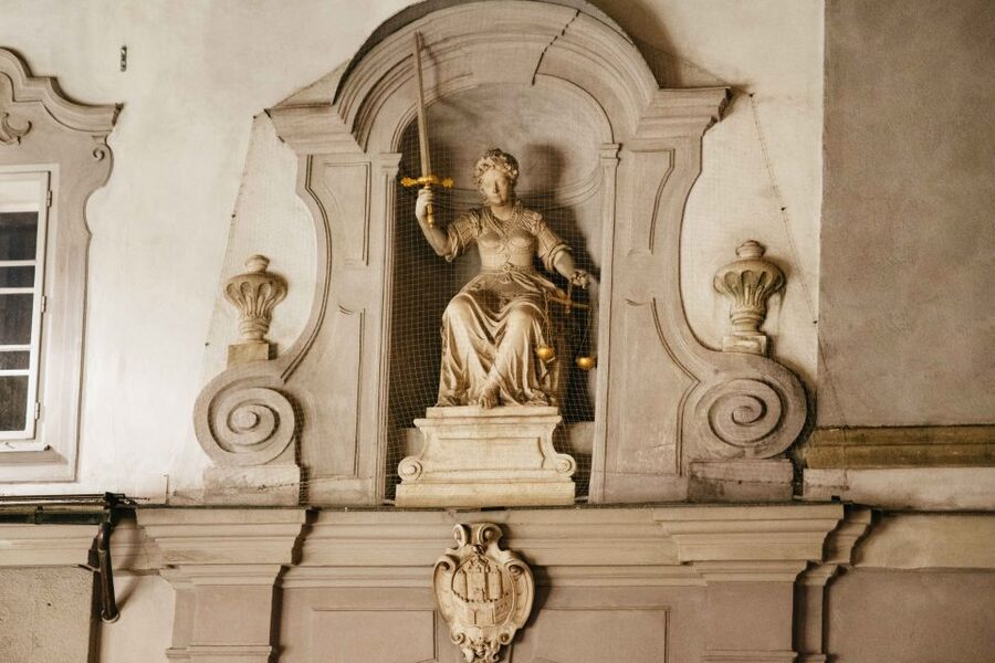 Salzburg: Dark History Tour - Salzburg beyond Mozart and palace rooms