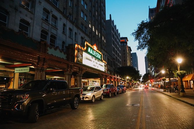 San Antonio Apparitions Ghost Tour - The Majestic Theatre’s ghostly audience