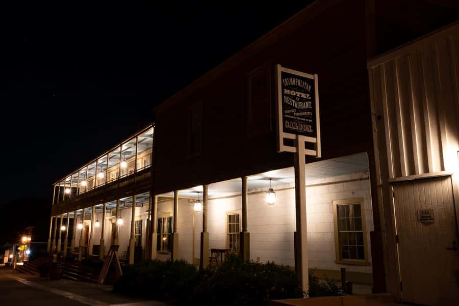San Diego: Gaslamp Quarter Ghosts and Crime Walking Tour - The secret-room murder mystery