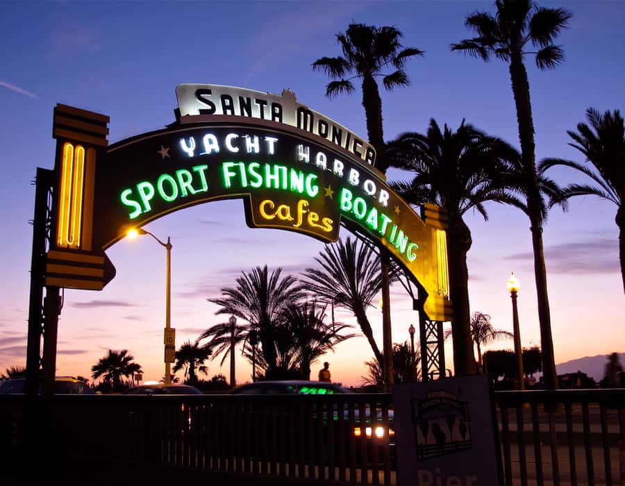 Santa Monica: Ghosts and Phantoms of the Pier Walking Tour - The pier as a haunted setting