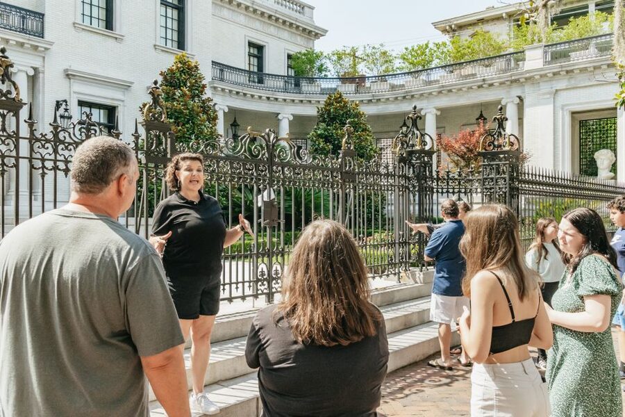 Savannah: Ghosts, Asylums, Voodoo, and Horror Walking Tour - Forsyth Park after dark