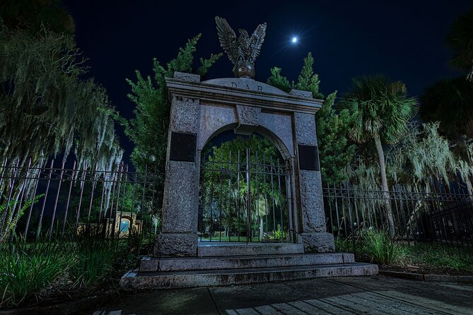 Savannah Quest Experience: Ghost Hunt - Starting at Forsyth Fountain