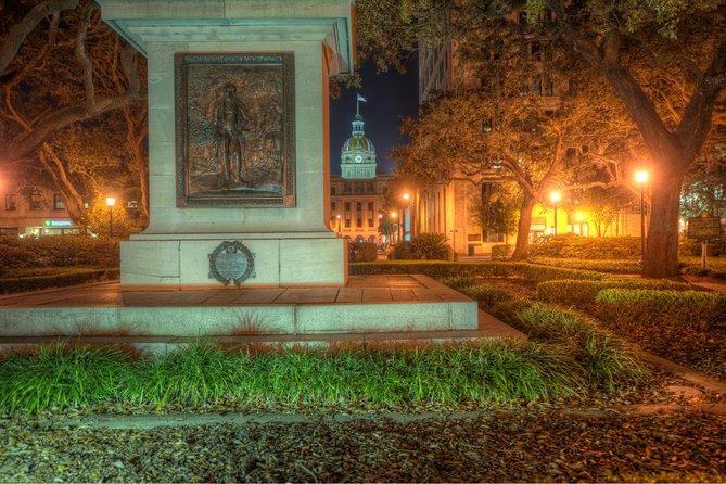 Savannah's Ghost City "Dead of Night" Walking Night Tour - The guides shape the whole evening
