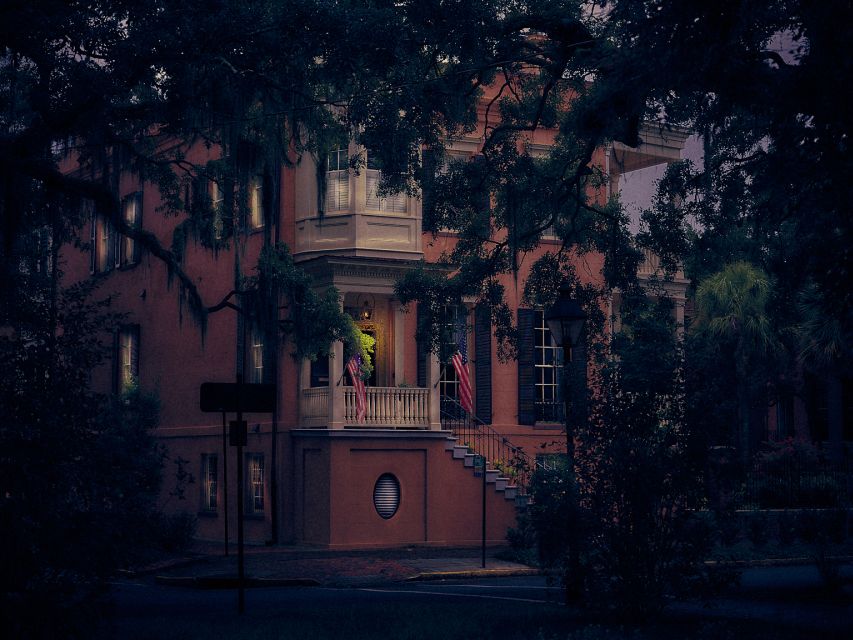 Savannah: Sixth Sense Savannah Ghost Tour - Taylor Square and the city built over its dead