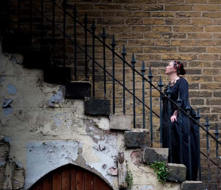 Scarborough: Dark Tales Walking Tour - The castle and lighthouse add drama without extra admission