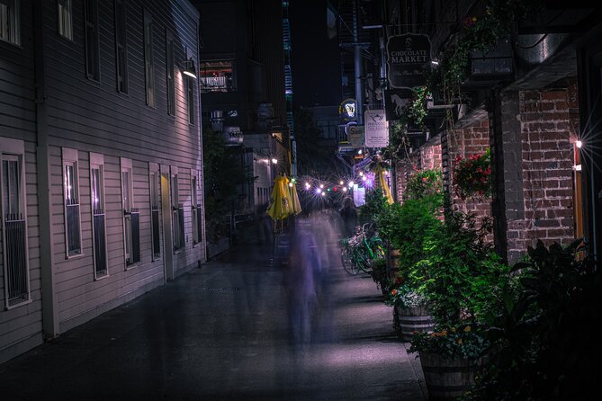 Seattle Terrors Spirits & Spirits Haunted Pub Crawl - Pike Place Market after dark