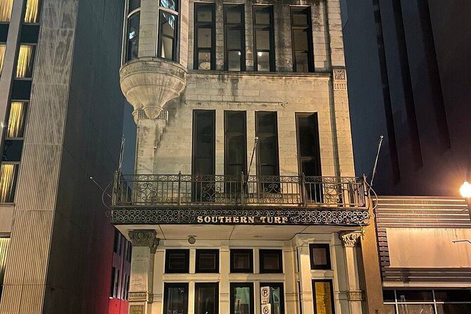 Seeking Spirits Haunted Night-Time Pub Crawl in Nashville - Printer’s Alley after dark