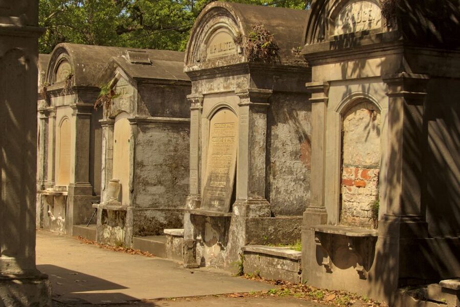 Self Guided Audio Ghost Tour in New Orleans in 6 Languages - Key points at a glance