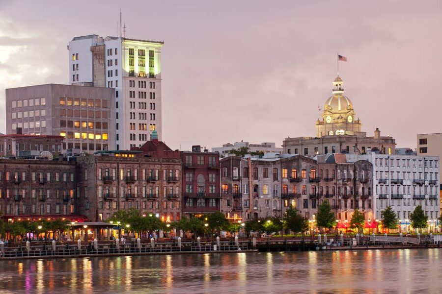 Self Guided Audio Ghost Tour in Savannah in 6 Languages - What the self-guided format means for your day