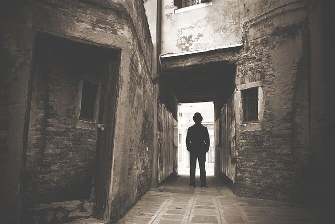 Self-Guided Audio Tour-Behind the shadow of evil: Jack the Ripper - Mitre Square and the most important stops