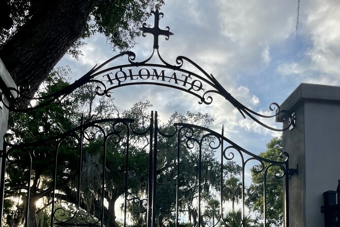 Self-Guided Haunted Ghost Walking Audio Tour in St. Augustine - The city gates and the ghost of Elizabeth