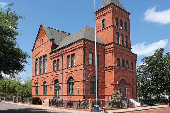 Self-Guided Jefferson Ghosts Walking Tour - Saloons, outlaws, and the Kahn site