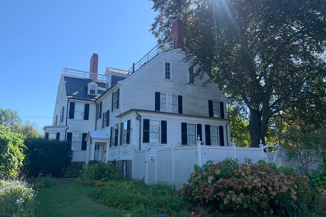 Self-Guided Smartphone Ghost Walking Tour in Salem - The Witch House and Salem Inn keep the stories close to town