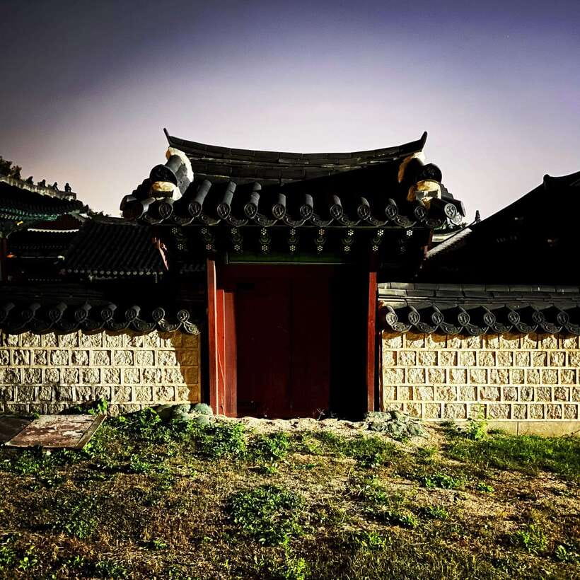 Seoul: Dark Side of the City and Ghost Stories Walking Tour - Why Seoul’s dark side works so well on foot