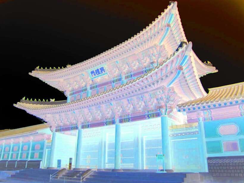 Seoul: Dark Side of the City and Ghost Stories Walking Tour - Palace grounds, royal killings, and uncomfortable history