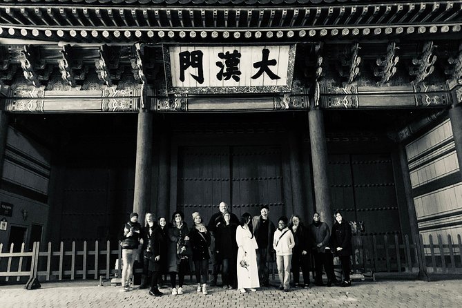 Seoul: Evening Dark History, Folklore & Ghost Story Walking Tour - Seoul after sunset, with a darker edge