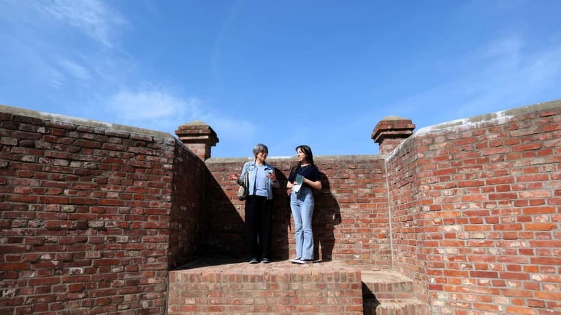 Seoul: Korea Dark History Tour at Seodaemun Prison - What the guide adds to the visit