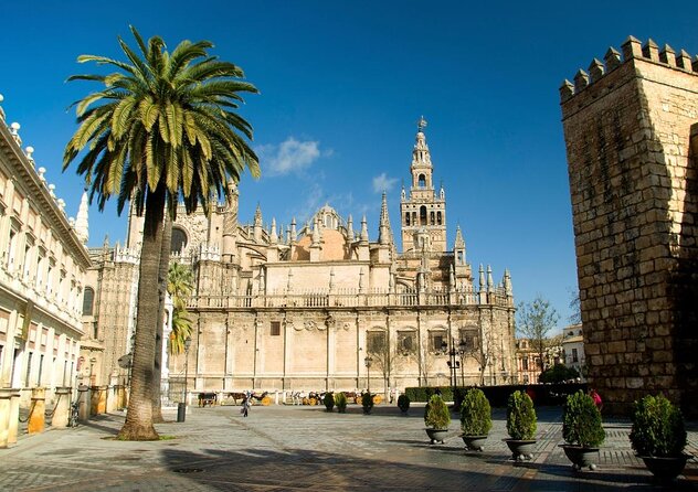 Seville Evening Historical Tour with Haunted History - Why Seville’s haunted side works best on foot