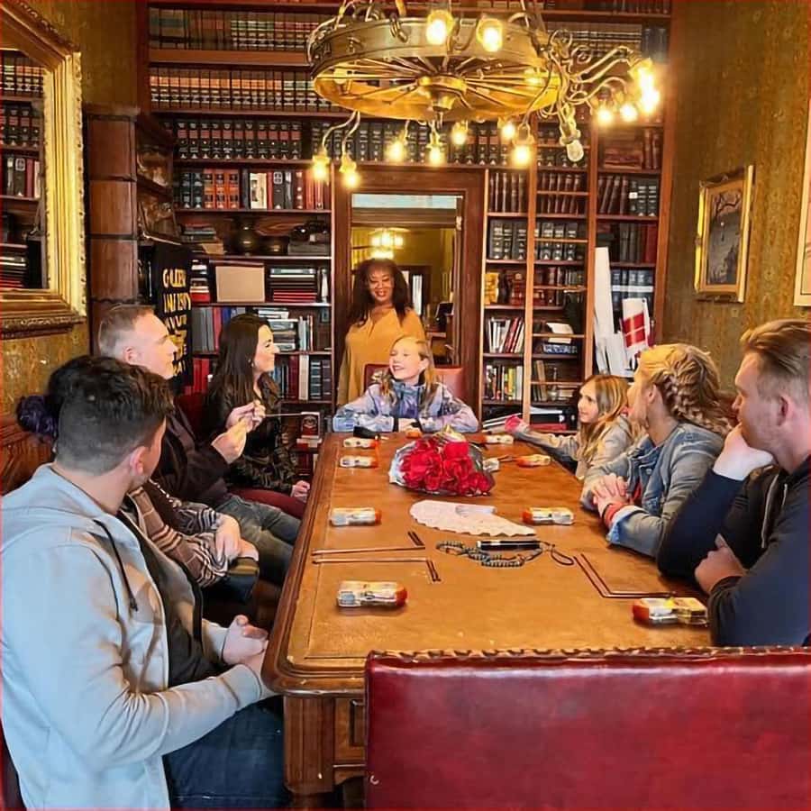 Seville Haunted Luncheon or Dinner and Ghost Tour - Meeting your guide at the Palace Cafe