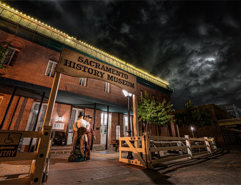 Shadows, Scandals & Secrets of Sacramento Ghost Tours - How much atmosphere should you expect?