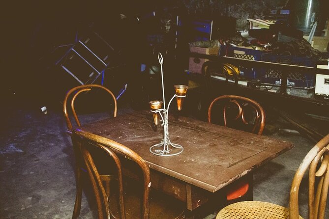Shakers Ghost Tour 2.0 - Divining rods and an included cocktail