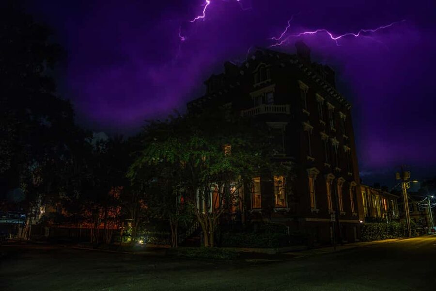 Sinister Sins & Shadows: A Savannah Ghost Tour - How the walking pace feels
