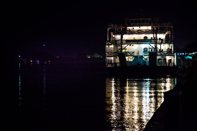 Sinister Sins & Shadows: A Savannah Ghost Tour - Chippewa Square Beyond the Forrest Gump Connection