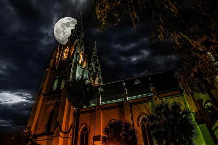Sinister Sins & Shadows: A Savannah Ghost Tour - The Cursed Wright Square
