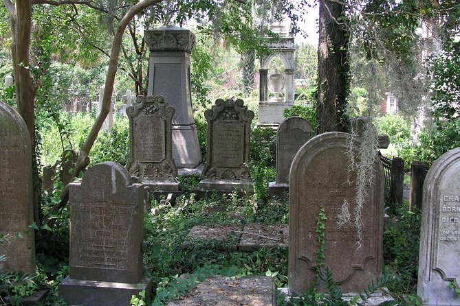 Small Group Ghost Tour Charleston: 60min of True Haunted History - Why Charleston works so well after dark